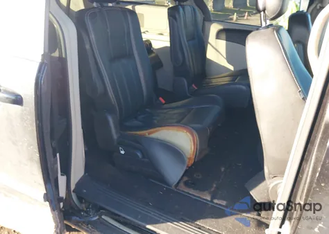 2016 Chrysler Town & Country Touring z USA, uszkodzony, nr VIN 2C4RC1BG1GR230063